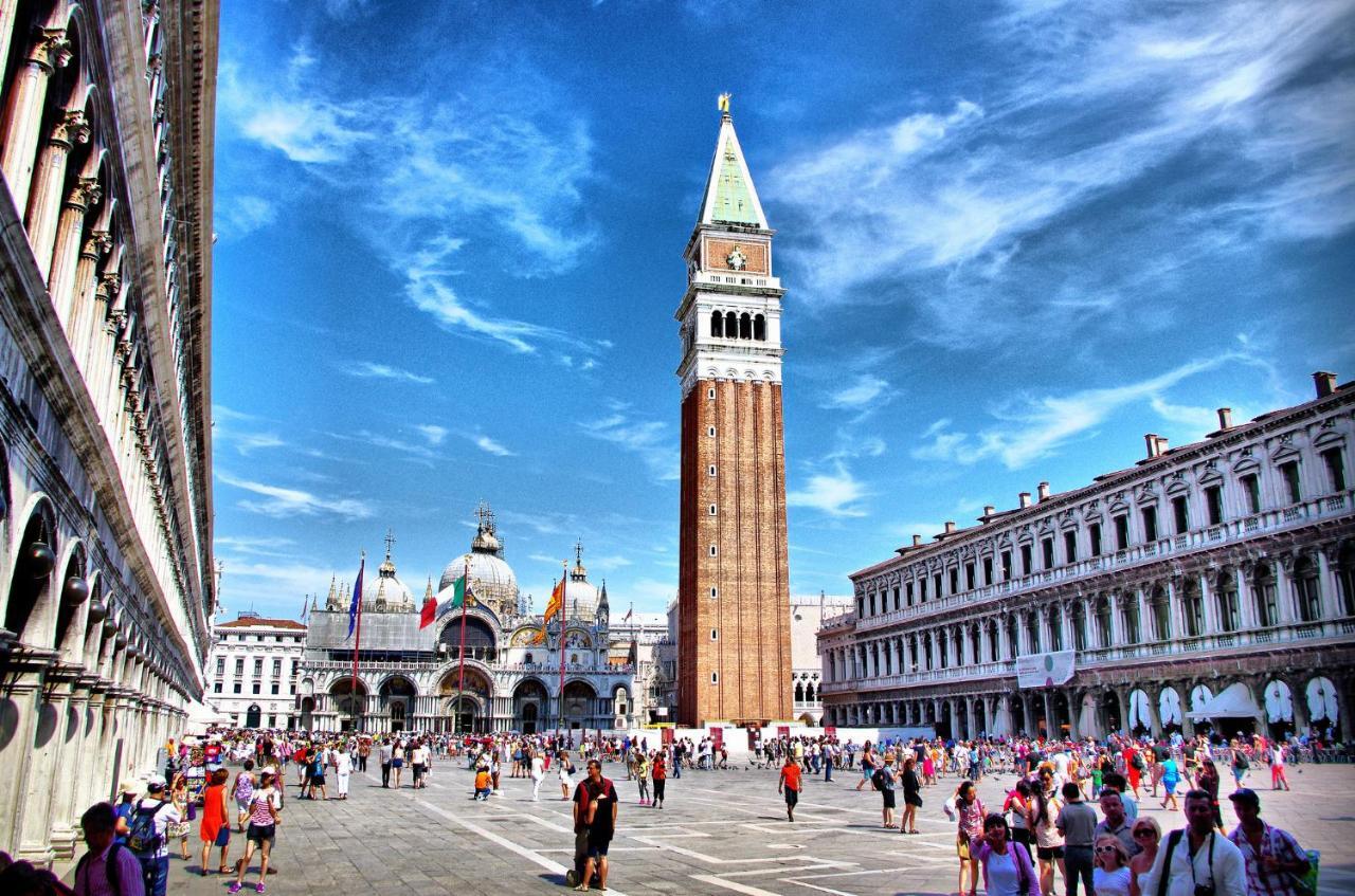 Raggio Di Sole Dietro Piazza San Marco Βενετία Εξωτερικό φωτογραφία